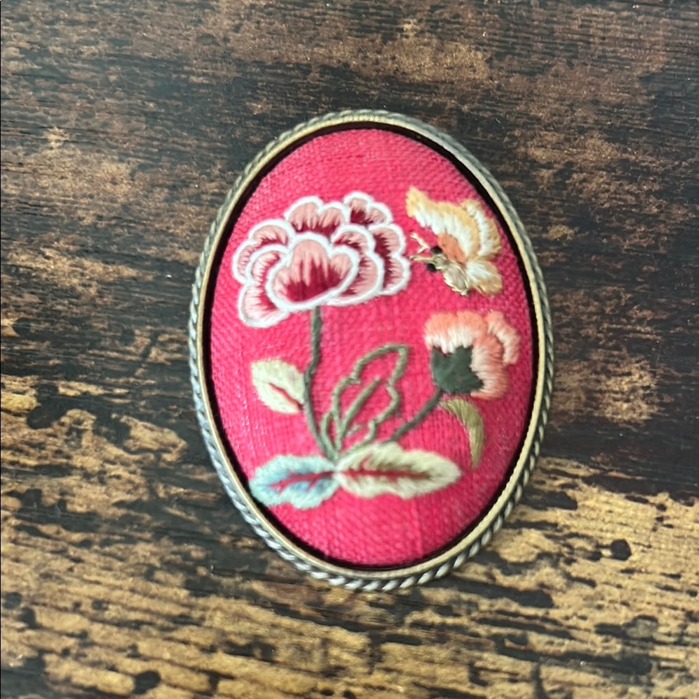 Embroidered Floral Brooch - Red and Gold Vintage